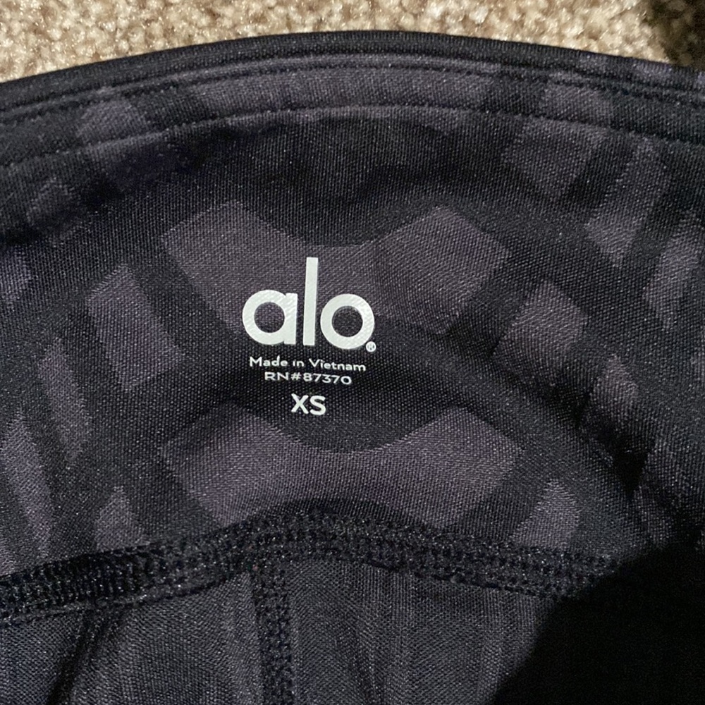 Alo Black Arches Goddess Ribbed Leggings - Picture 7 of 9